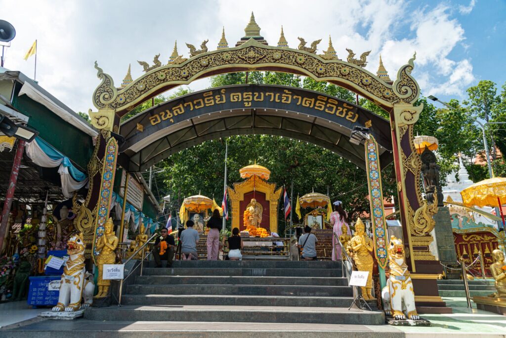 The Khruba Srivichai monument at the foot of the mountain, where ground was broken in 1934