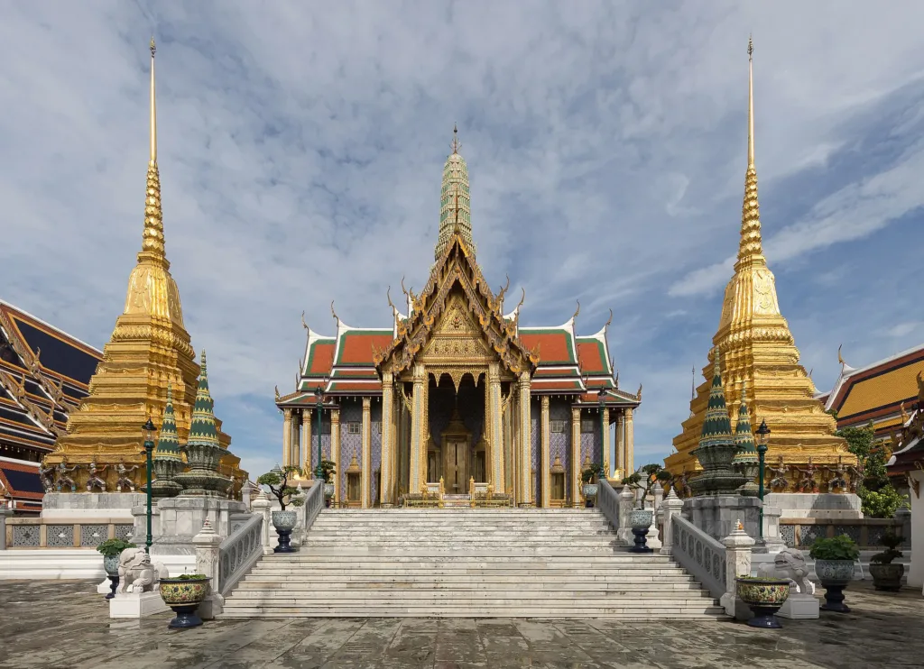 Prasat Phra Thep Bidon with the twin golden chedis